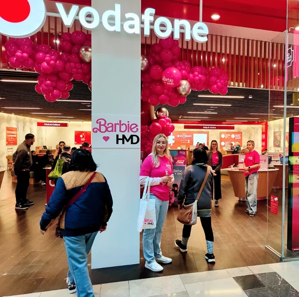 Vodafone balloon installation by London Balloons