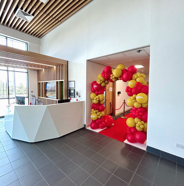 DHL Balloon Arch