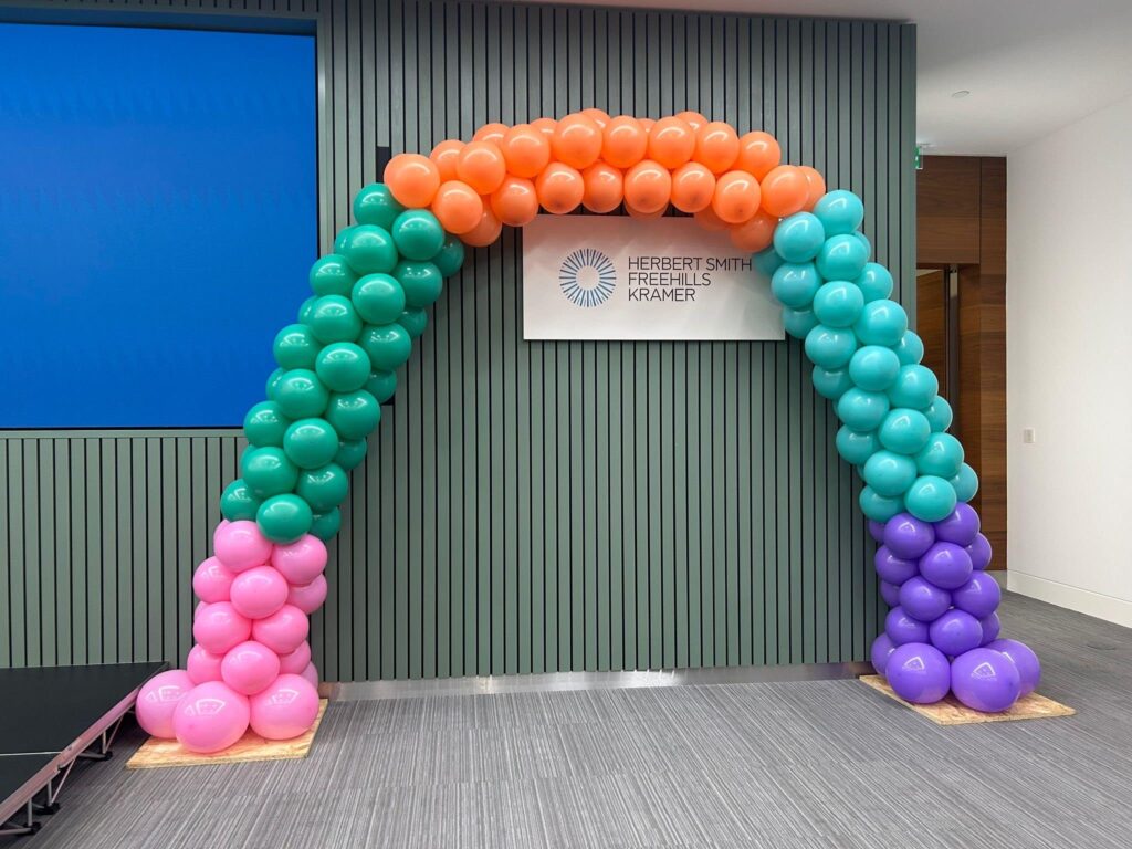 Colour-Blocked Standard Balloon Arch for Herbert Smith Freehills Kramer